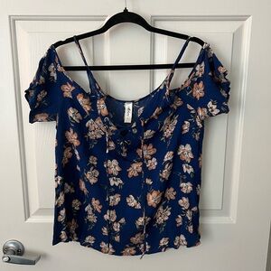 Mahina flowered top